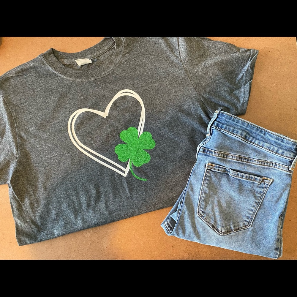 St. Patrick’s Day heart shamrock tee
